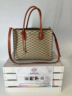MICHAEL KORS, SIGNATURE PRINT SAFFIANO LEATHER CROSSBODY BAG